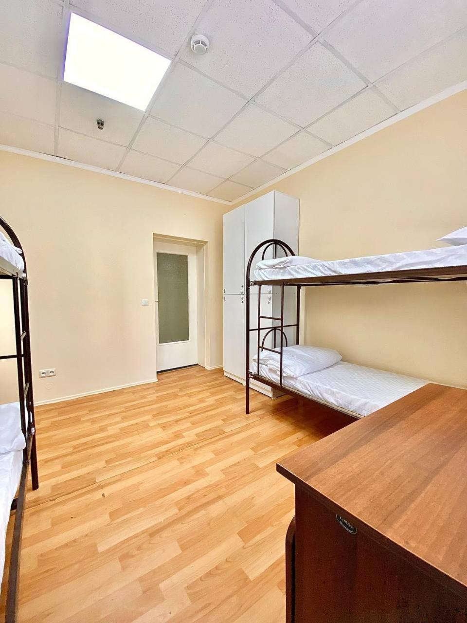 Alma-Ata Hostel Екстер'єр фото