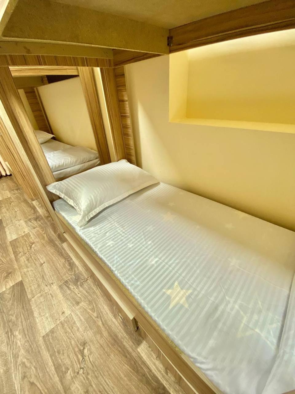 Alma-Ata Hostel Екстер'єр фото